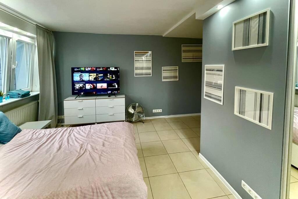 Апартаменти Gold 3 Metro X2 Wifi 300 Mbs 60'Tv Netflix Hbo Appletv+ Варшава Екстер'єр фото