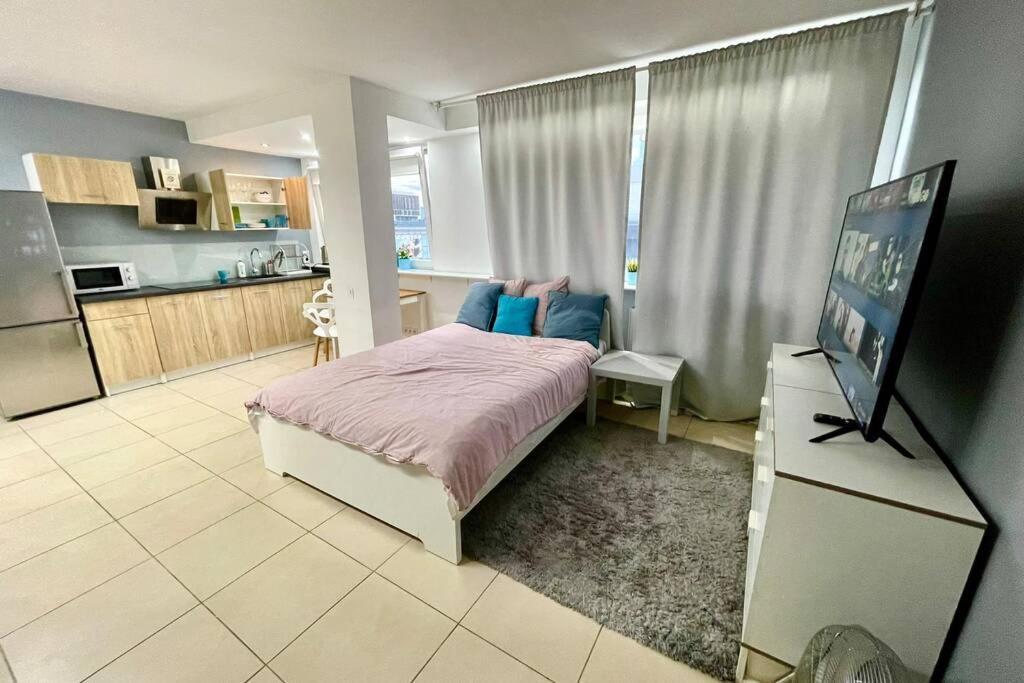 Апартаменти Gold 3 Metro X2 Wifi 300 Mbs 60'Tv Netflix Hbo Appletv+ Варшава Екстер'єр фото