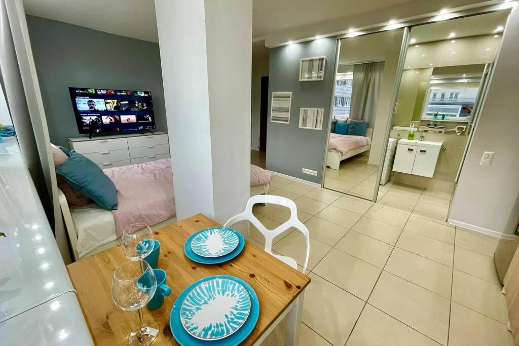 Апартаменти Gold 3 Metro X2 Wifi 300 Mbs 60'Tv Netflix Hbo Appletv+ Варшава Екстер'єр фото